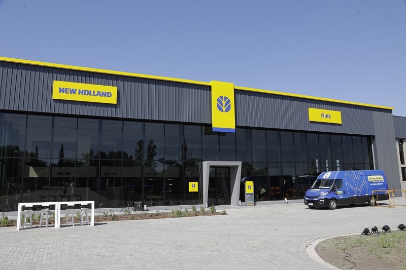 New Holland inauguró un nuevo Smart Dealer con foco en la sustentabilidad.JPG